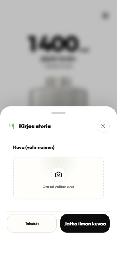 Calotankin Premium-näkymä, jossa aterian voi kuvata, valita puhelimesta tai jatkaa ilman kuvaa.